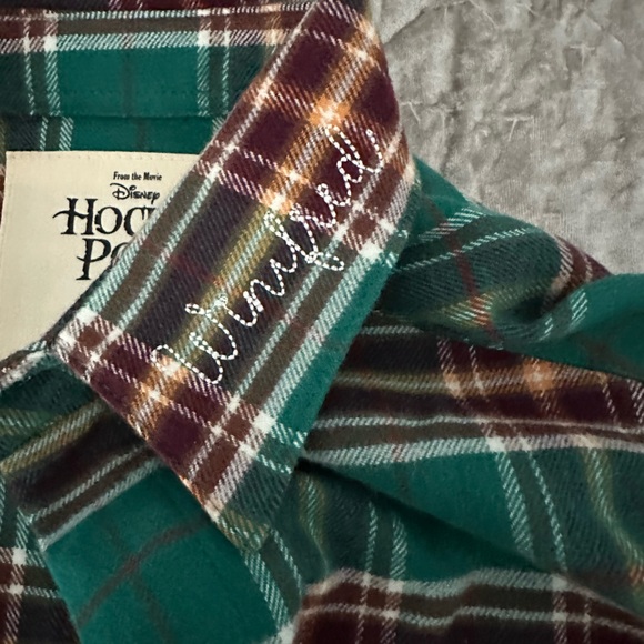 Disney Hocus Pocus Flannel - Picture 4 of 8